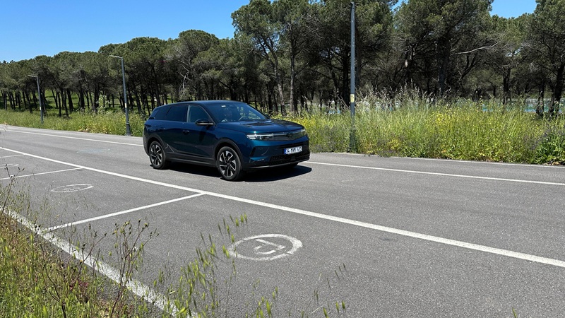 Opel Grandland 1.2 Hibrit GS Sürüş İzlenimi Opel Grandland 1.2 Hibrit GS Sürüş İzlenimi