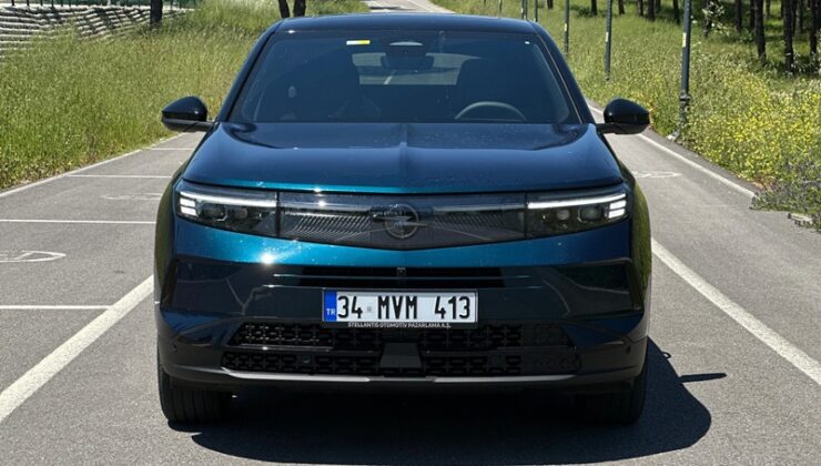 Opel Grandland 1.2 Hibrit GS Sürüş İzlenimi 1 Opel Grandland 1.2 Hibrit onu