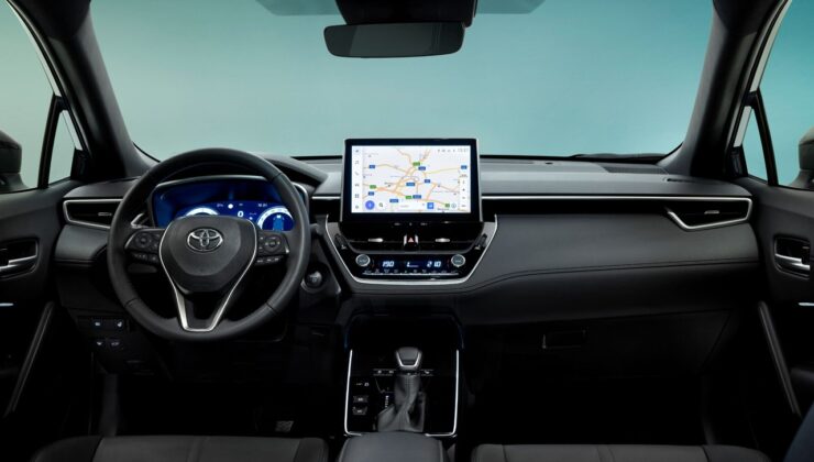 Yeni Toyota Corolla Cross Hibrit 2025 Fiyat Listesi 1 Yeni Toyota Corolla Cross ic
