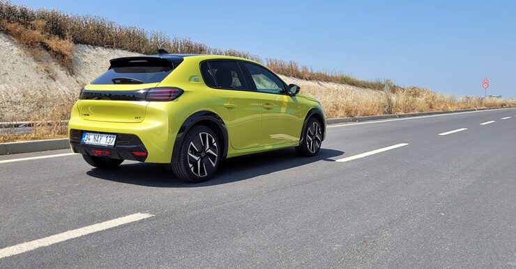 Peugeot e-208 Sürüş İzlenimi 3 Peugeot e 208 Surus Izlenimi 2