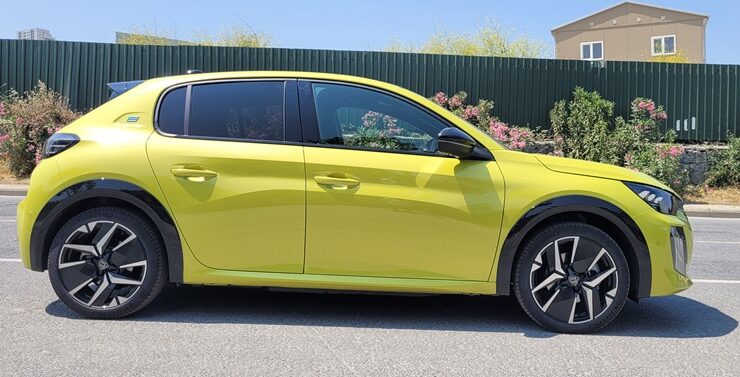 Peugeot e-208 Sürüş İzlenimi 2 Peugeot e 208 Surus Izlenimi 3