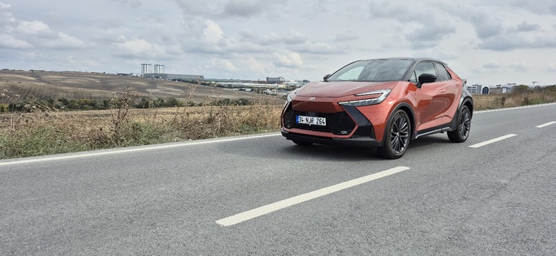 2025 Toyota C-HR Hibrit Passion X-Style Sürüş İzlenimi 9 2025 Toyota C HR Hibrit Passion X Style Surus Izlenimi 10