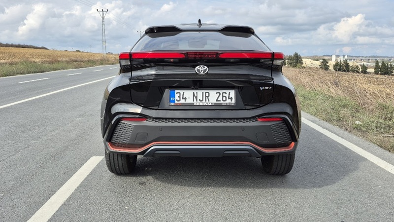 2025 Toyota C-HR Hibrit Passion X-Style Sürüş İzlenimi 3 2025 Toyota C HR Hibrit Passion X Style Surus Izlenimi 4
