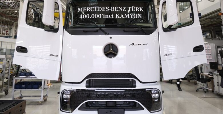 Mercedes-Benz Türk Kamyon Fabrikası 400 bininci Kamyonu Üretti Mercedes-Benz Türk Kamyon Fabrikası 400 bininci Kamyonu Üretti