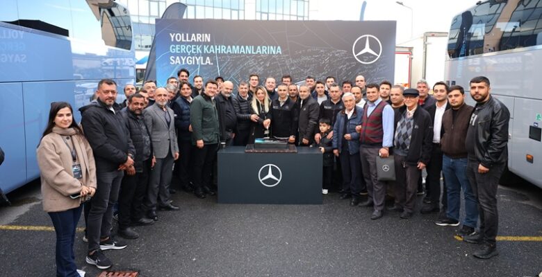 Mercedes-Benz Türk Dünya Şoförler Günü Etkinliği Düzenledi Mercedes-Benz Türk Dünya Şoförler Günü Etkinliği Düzenledi