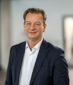 Krone Grubu'nun Cirosu 2,3 Milyar Avro Oldu 2 David Frink CEO Krone