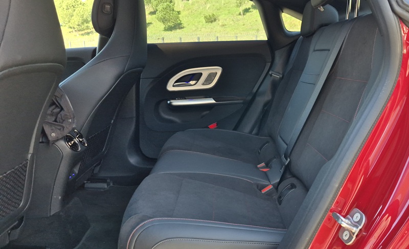 Mercedes-Benz CLA 350 Sürüş İzlenimi 7 Mercedes Benz CLA 350 Surus Izlenimi 8