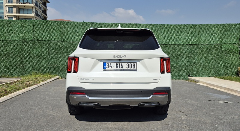 2026 Kia Sorento 1.6L TGDI HEV AWD Sürüş İzlenimi 3 2026 Kia Sorento 1.6L TGDI HEV AWD Surus Izlenimi 4