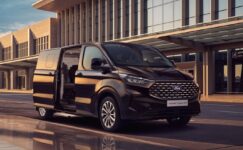 Yeni Ford Tourneo Custom 9+1 Satışa Sunuldu Yeni Ford Tourneo Custom 9+1 Satışa Sunuldu