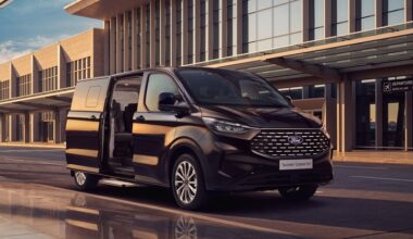 Yeni Ford Tourneo Custom 9+1 Satışa Sunuldu Yeni Ford Tourneo Custom 9+1 Satışa Sunuldu