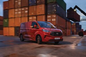 Ford Transit Custom Van Teknik Özellikleri 2026