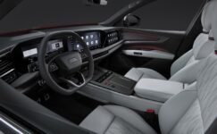 BMW X7’ye En Sert Rakip: Yeni Audi Q9’un Ultra Lüks Kabini İlk Kez Göründü BMW X7’ye En Sert Rakip: Yeni Audi Q9’un Ultra Lüks Kabini İlk Kez Göründü
