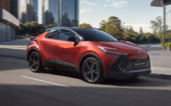 Toyota C-HR Teknik Özellikleri 2026 Hangi Versiyon Alınır? Toyota C-HR Teknik Özellikleri 2026 Hangi Versiyon Alınır?